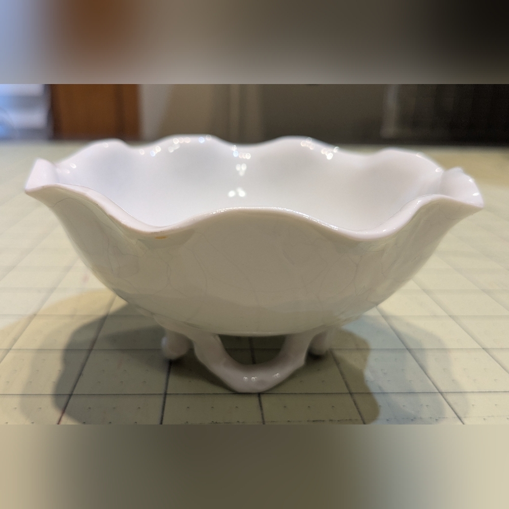 Wallendar Austria White Porcelain Scalloped Dish